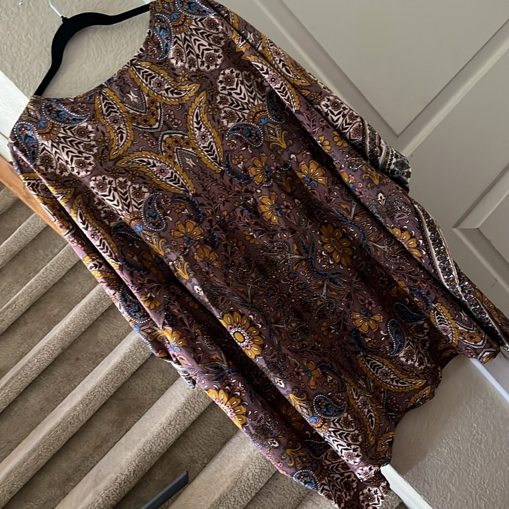Floral Top - Picture 5 of 5